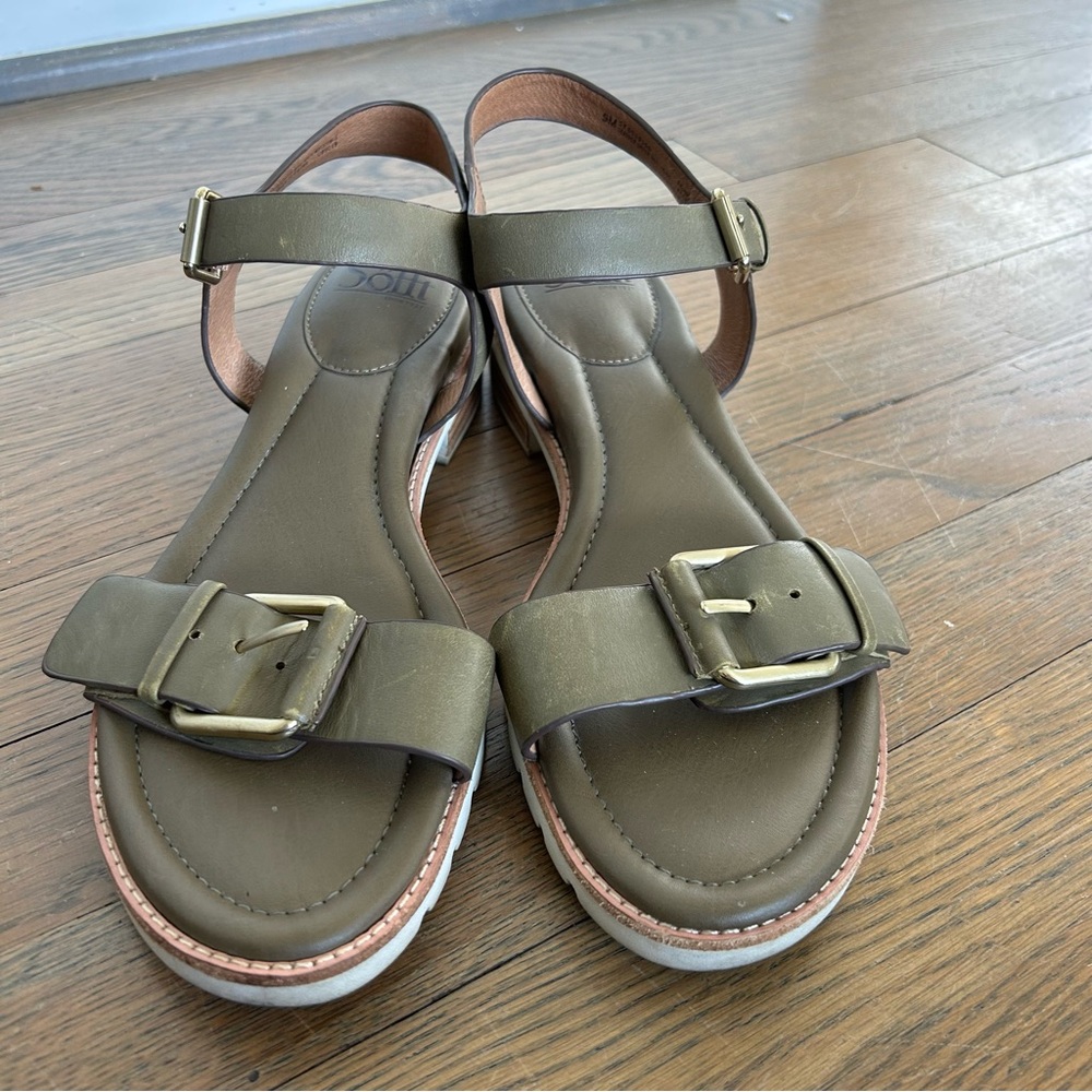 Sofft Women’s Olive Sandal with Buckle - Picture 4 of 6